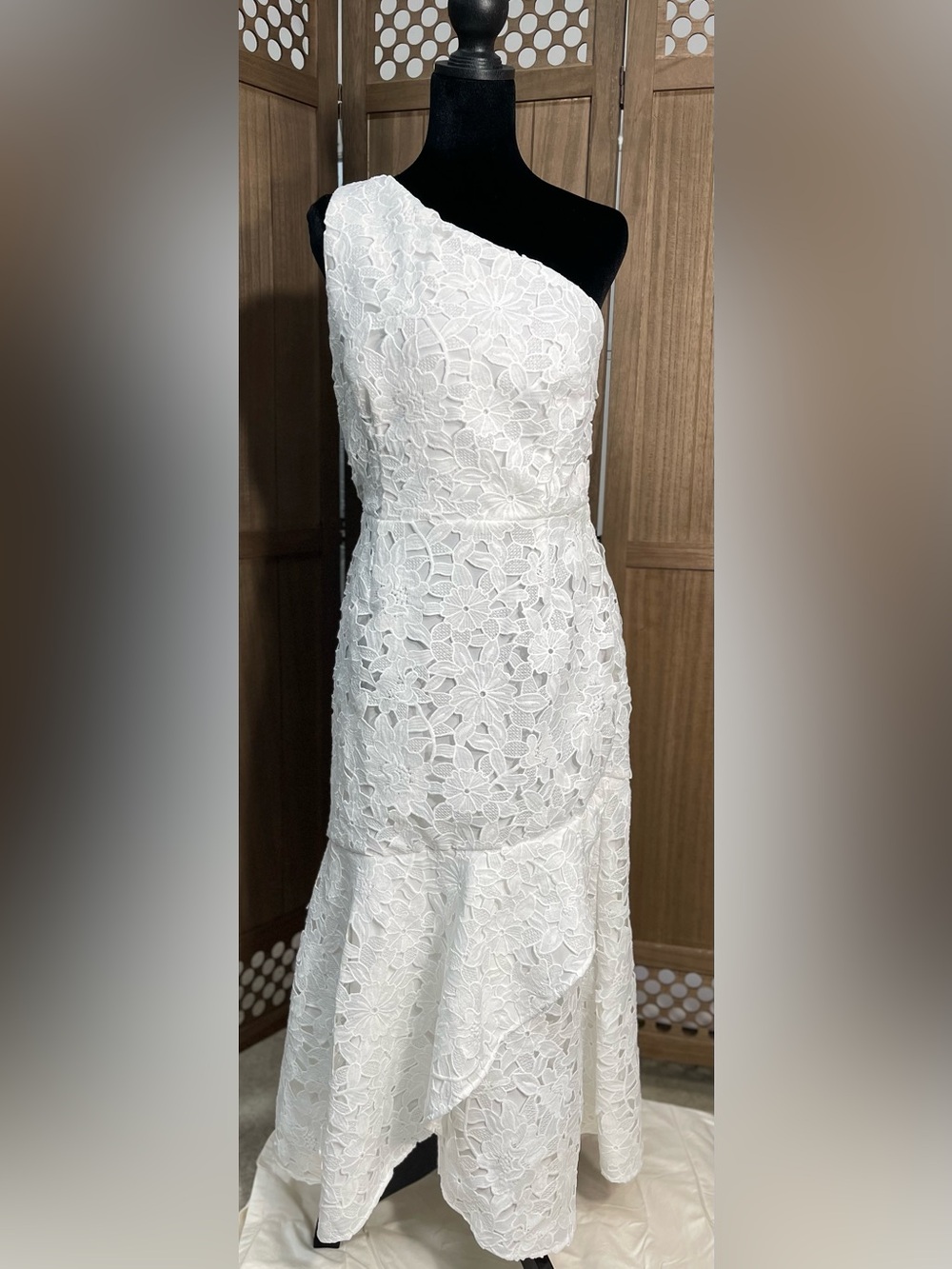 Showpo Beth Midi White Lace Dress Size 10 NWT